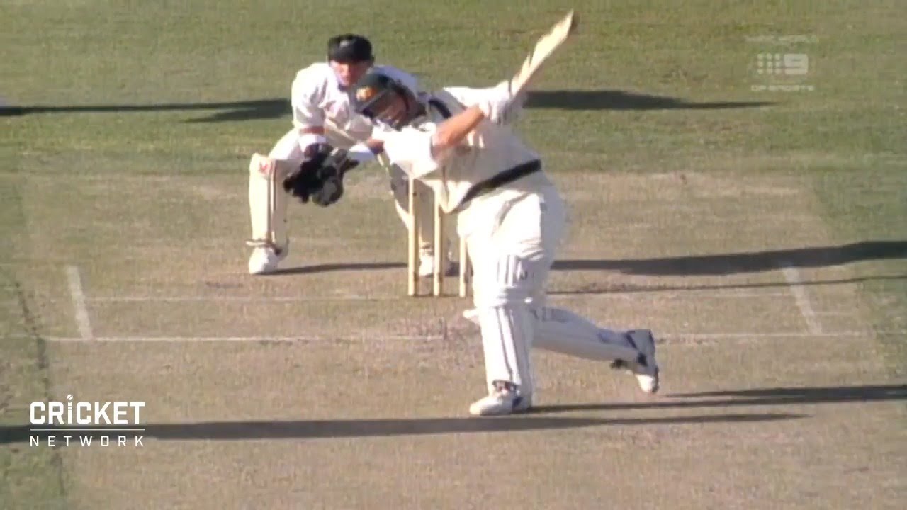 From the Vault: Mark Waugh hits Vettori on the roof