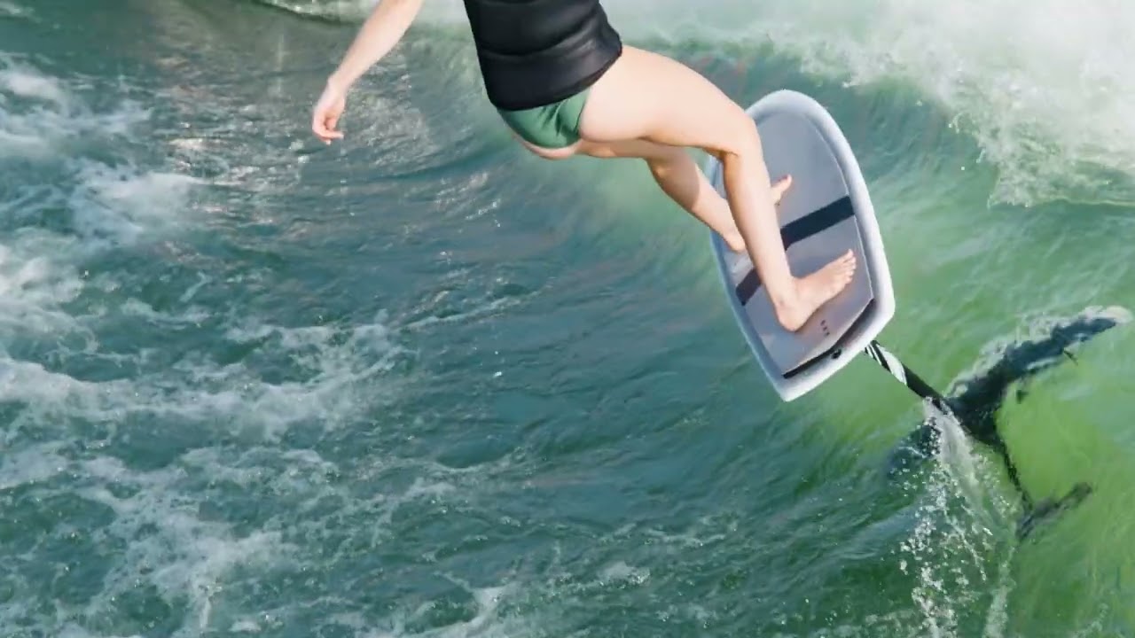 OffAxis feel the moment... Wakesurf  & Foil