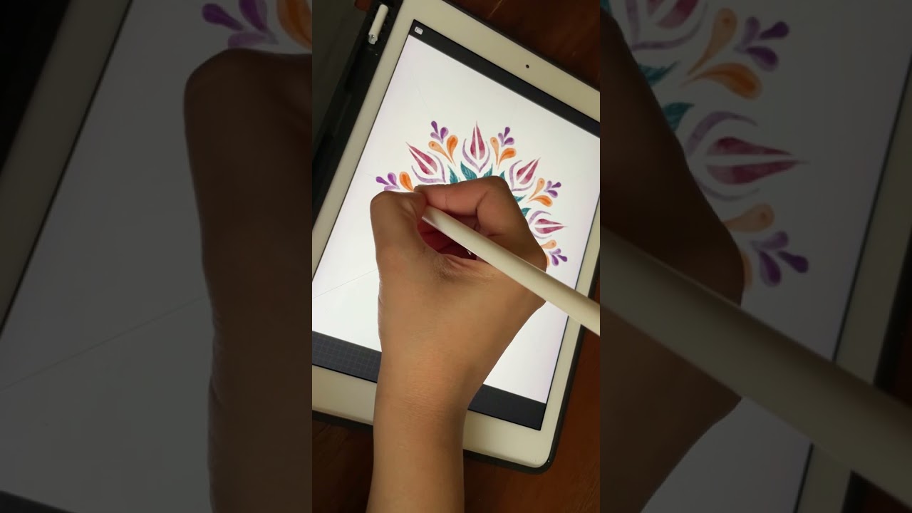 Procreate Symmetry drawing | Motif mandala on iPad | Satisfying Zendoodle - Assisted Drawing feature