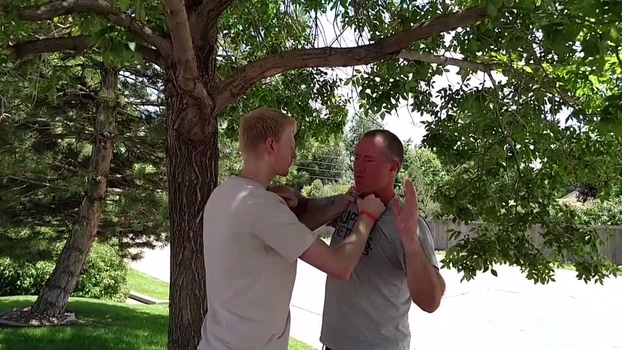 Protecting yourself against a double collar grab attack YouTube