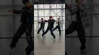 Beat Beat💥#nSSign #엔싸인 #웜홀 #웜홀챌린지 #Wormhole #Wormhole_Challenge #BIRTH_OF_COSMO #로빈 #한준 #에디