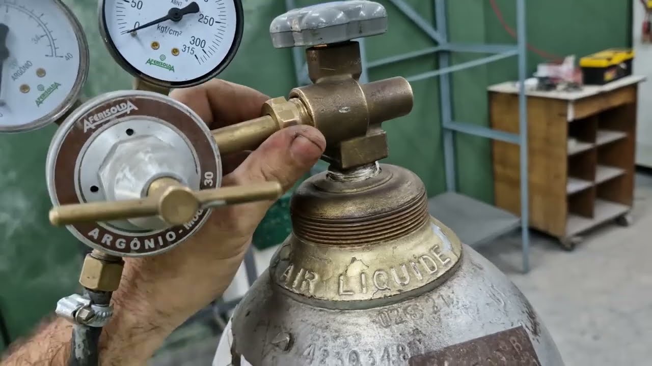 Maquina de Solda MIG Esab Smashweld Instalar o Cilindro de Gás Mistura Teste e Dicas Iniciantes