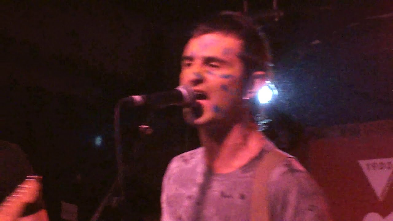 EZEZEZ | Ez Da Iristen | Sala Z, Zaragoza | 24/10/2024 | CLIP0031