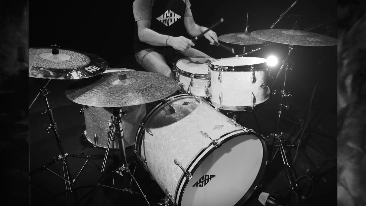 Fast Shuffle Blues Drumless backing track jam