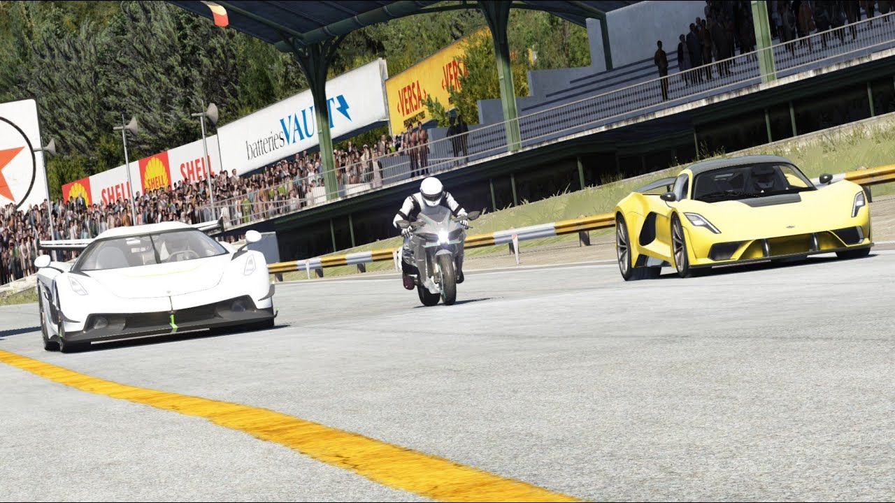 ケンシン　ツーショ Kawasaki Ninja H2 vs Hennessey Venom F5 v Bugatti Chiron Super