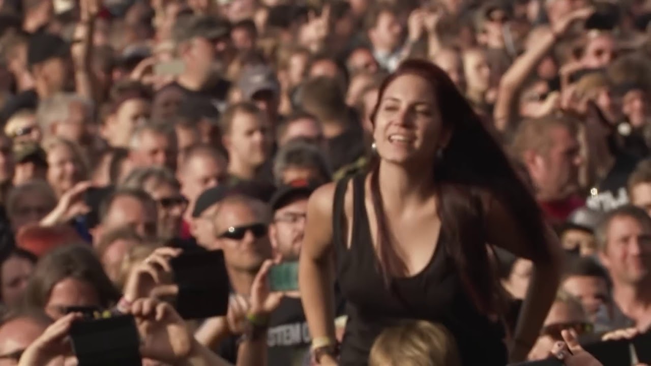 status-quo-in-the-army-now-live-at-wacken-2017-from-down-down-dirty