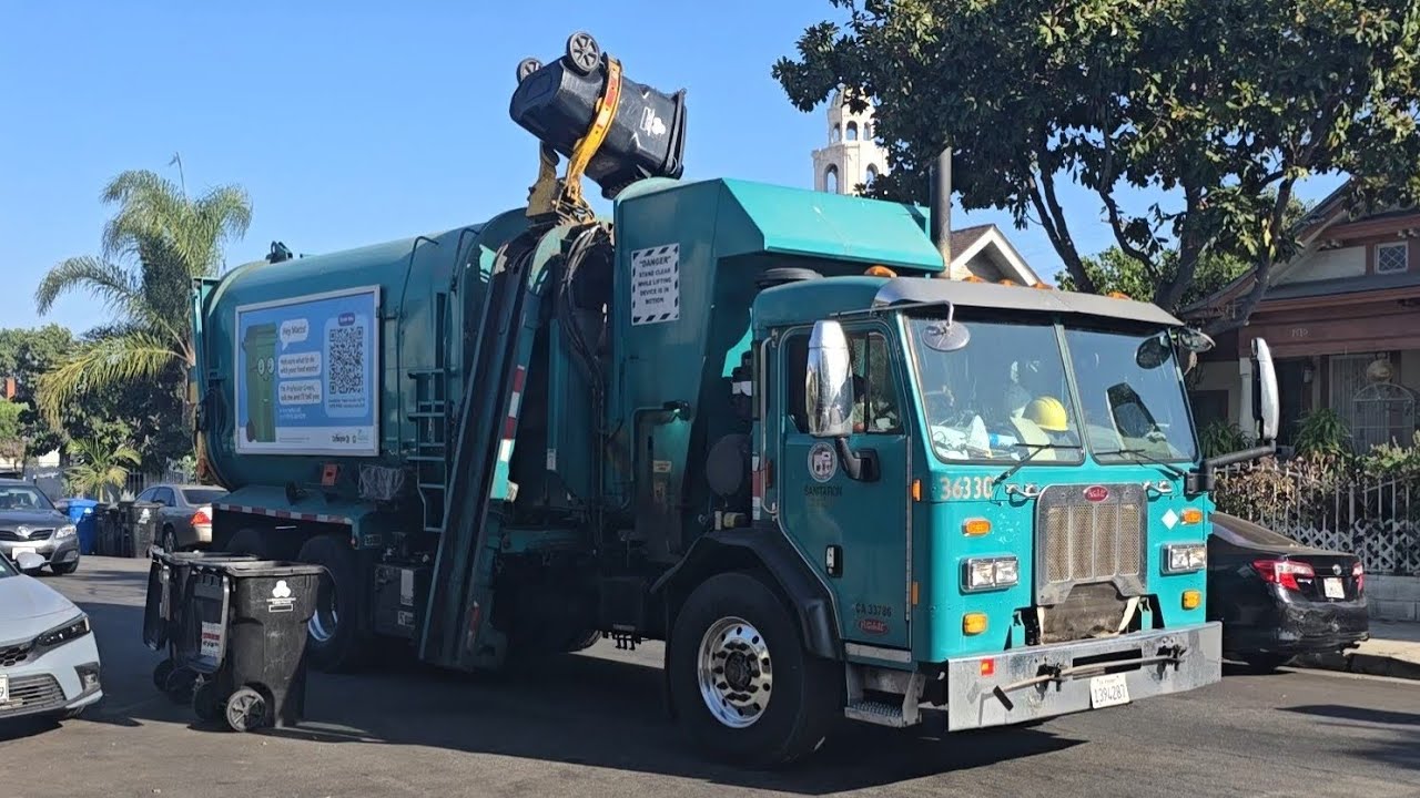 Pete 320 CNG Amrep Collecting Afternoon Trash 