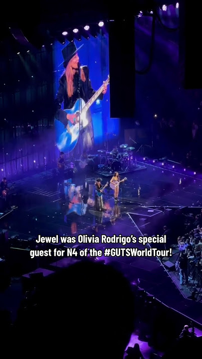 💜🫶🏼 Olivia Rodrigo and Jewel sang a duet on N4 of the #GUTSWorldTour in NYC!
