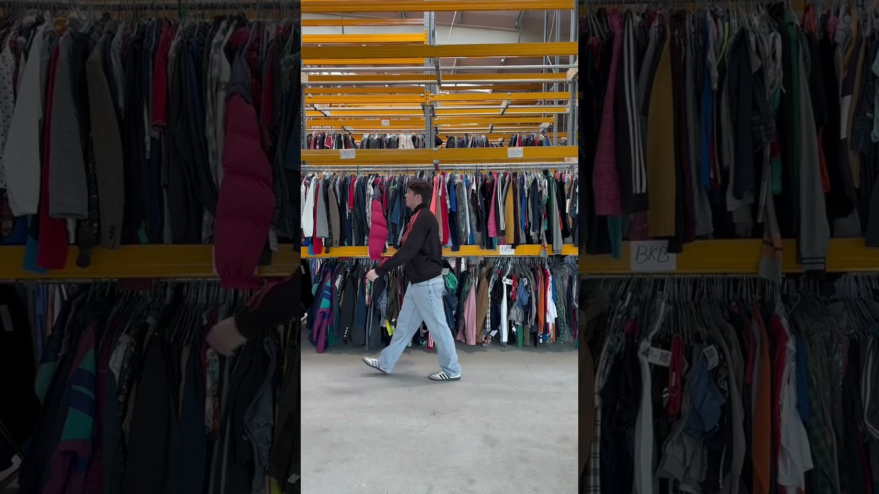 The Adidas 3 stripe jacket, a staple in anyone’s wardrobe!