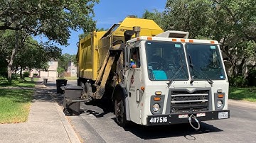 Summer: Mack LEU Heil DuraPack Python On Trash