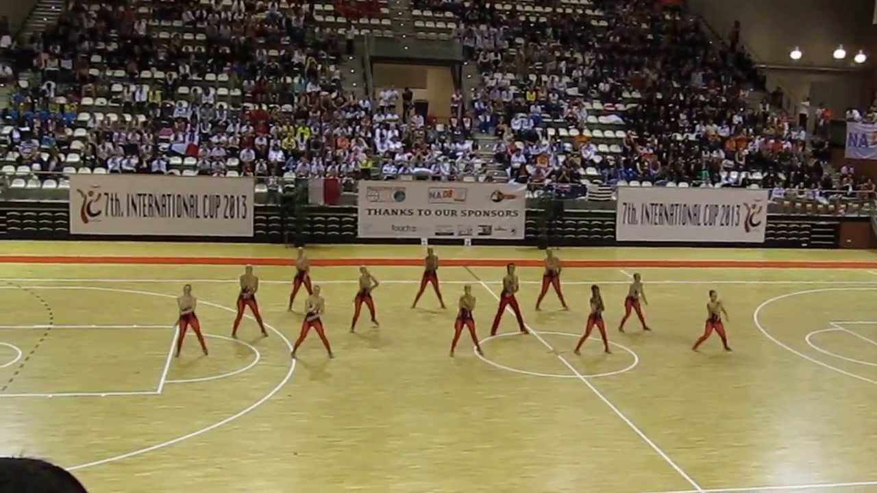 FINALE Groupe ELITE TEAM 82 Negrepelisse/Malause International Cup 2013 Twirling médaillé en OR