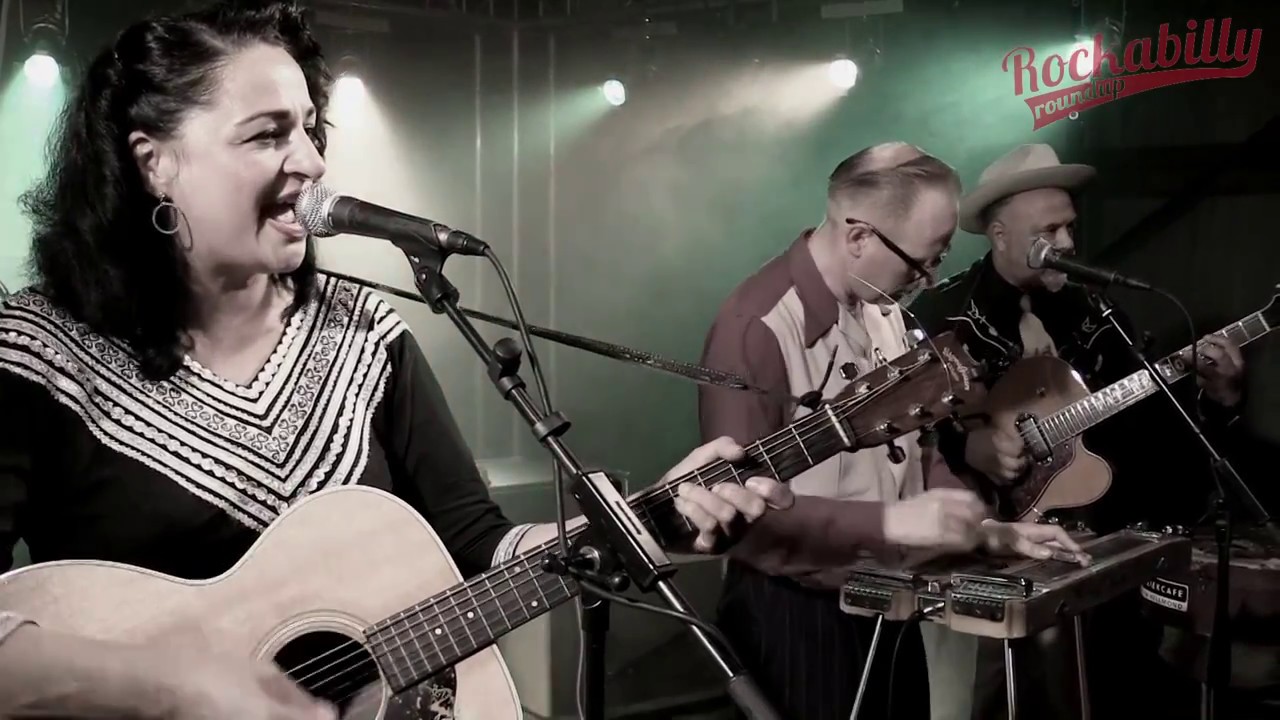 Lyette Morgan & Blackwater valley boys live at the Roundup 2017