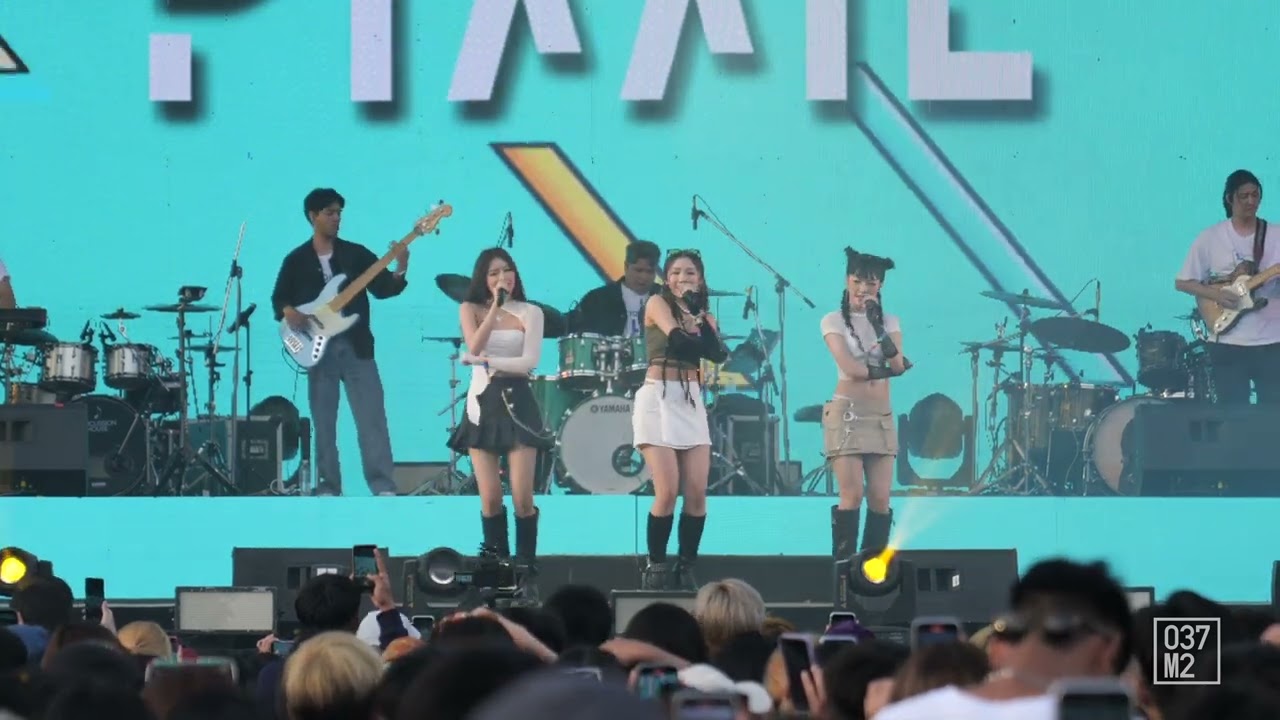 bamm x PiXXiE x Proo Thunwa @ Big Mountain Music Festival 12 [Full Fancam 4K 60p] 221211