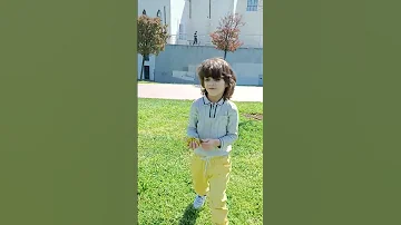 انت اختي ونور عيني 