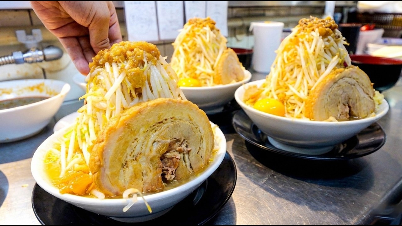もやし１日５０kg消える！鬼盛り１kg越えラーメン屋の爆裂昼営業。丨Japanese Ramen Food