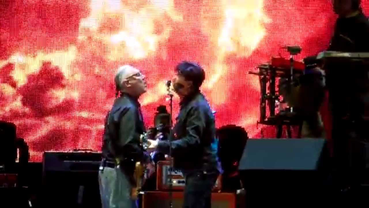 Los dioses ocultos - Caifanes @Vive Latino 2015 - YouTube
