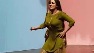 Punjabi mujra - hot sexy woman stage dance - new 2020 #Mujra #Punjabisongs #Stagesongs