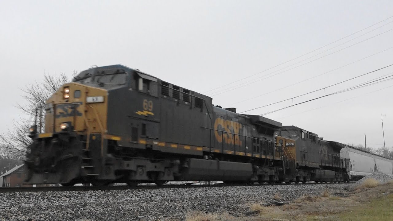 CSX 69 With Nice Crew Leads Freight, Bettendorf, IA