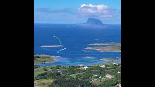 Paragliding Dønnes Fjellstue on the island Dønna in North-Norway