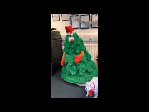 dancing Christmas tree 