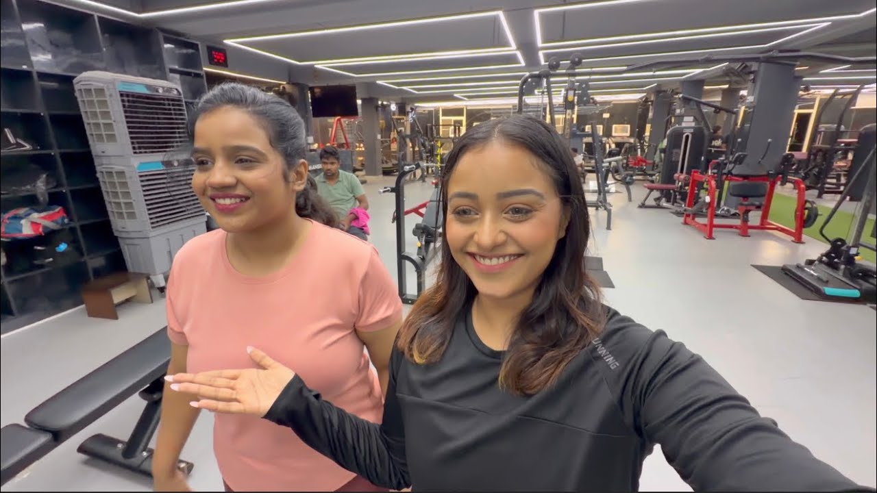 Spending My Day In Gym 💪With My Friend | Dhanushree 