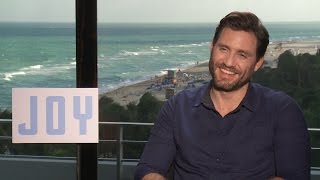 Édgar Ramírez nos canta ‘Mi burrito sabanero’ y brinda detalles acerca de su rol en ‘Joy’
