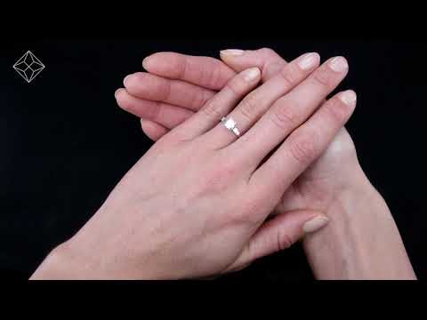 genevieve-gia-emerald-cut-diamond-platinum-engagement-ring-ut83