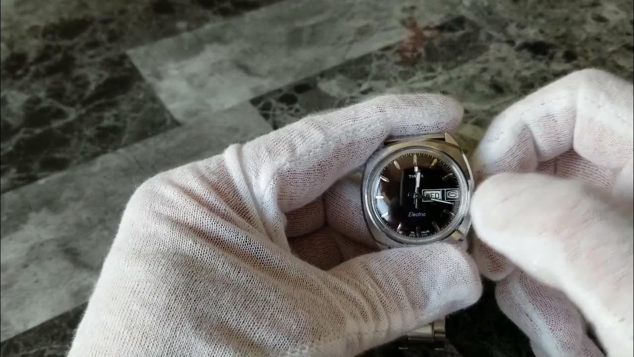 Setting a Timex Electric Dynabeat Day/Date YouTube