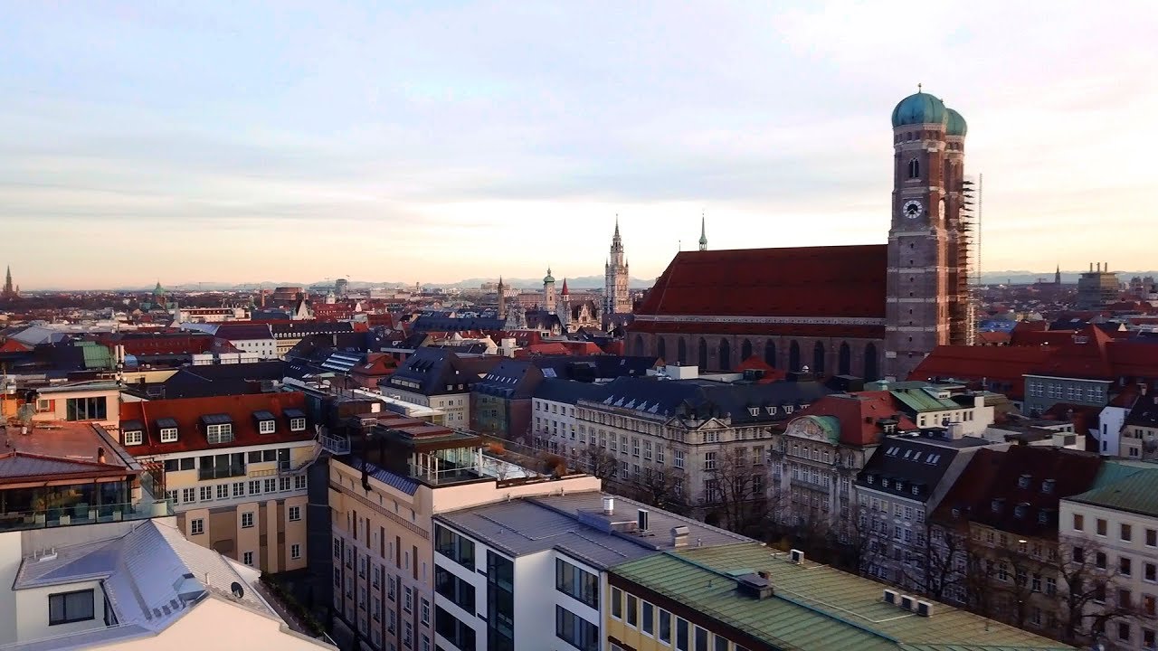 FairFleet presents Bayerischer Hof: "Garden Penthouse Suite"