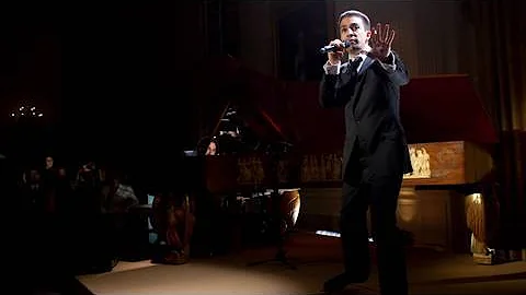 What song did Lin-Manuel Miranda perform for President Obama and the White House in 2009 before the play Hamilton was written?