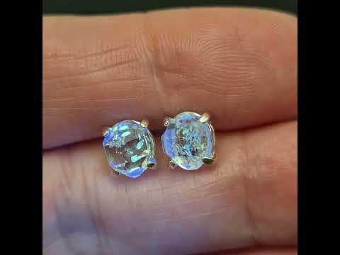 Сережки пусети срібні з діамантовими кварцями херокерами природним прозорим кристалом, видео 1