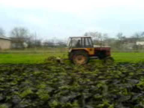 tractor tires utb 650 la arat in gradini.3gp