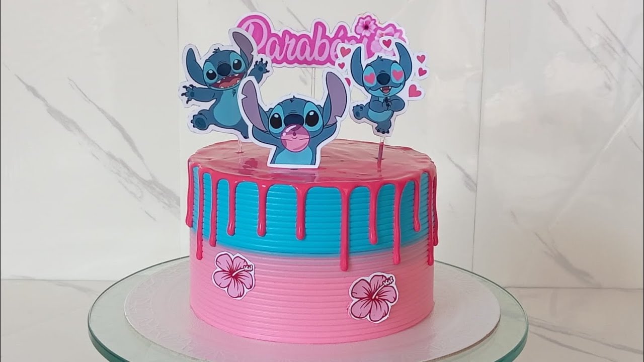 Bolo em chantinhinho tema Lilo Stitch ❤️-Bolo com Drip cake.  #confeitaria #stitch #liloandstitch