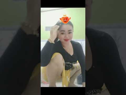 Bunda Dewi Asmara - membersihkan kamar mandi