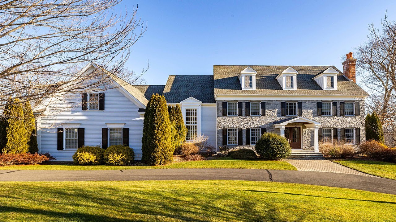 10 Stockbridge Drive, Avon, CT 06001