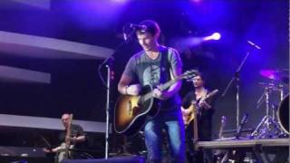 [HD] James Blunt canta You're Beautiful no Festival de Verão Salvador 2012.