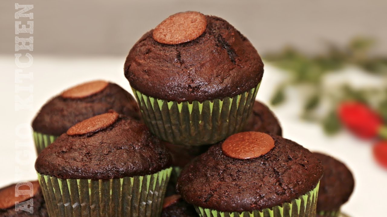 Brioșe cu ciocolată ca la cofetărie 😍 Rețetă pentru brioșe pufoase, frumos crescute și delicioase!