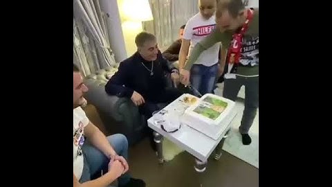 SEDAT PEKER BÜYÜK ORDUSUNA PASTA KESİYOR