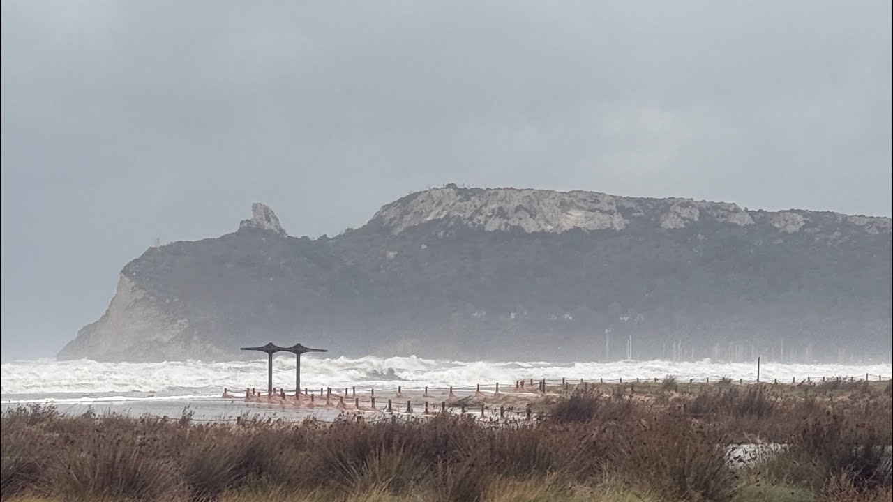 Mareggiata Poetto e Marina Piccola (Ciclone Harry) - Cagliari 2026