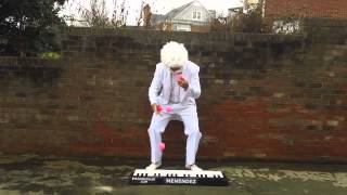 Worlds Fastest Piano Juggler Christmas 2