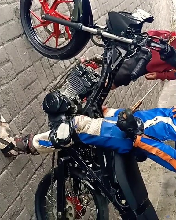 Seting satria fu standar hanya mengandalkan knalpot racing dan karbu pwk