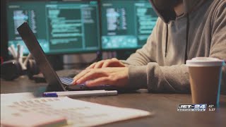 FBI warns of holiday scammers targeting online shoppers