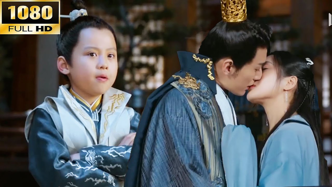 Малыш в ярости — Его Высочество всё целует его маму! 💗