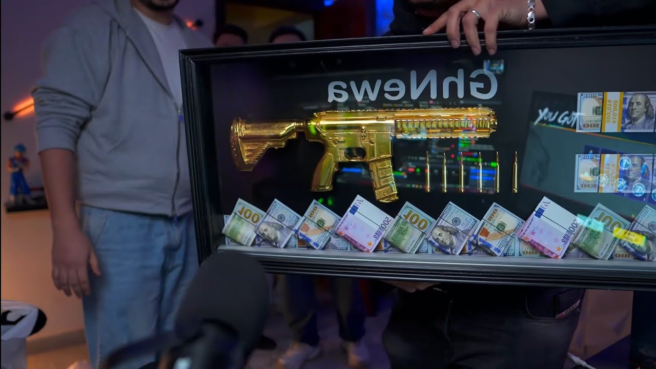 حودة شيبة جايب هدية لغنيوه في عيد ميلادة