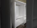 Cuarto interno de ropas y baños en interior