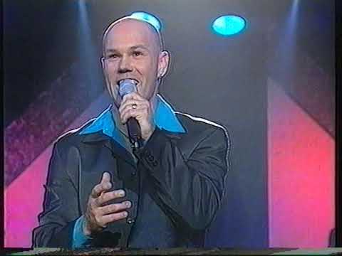 Stephen Fisher-King performing live on stage