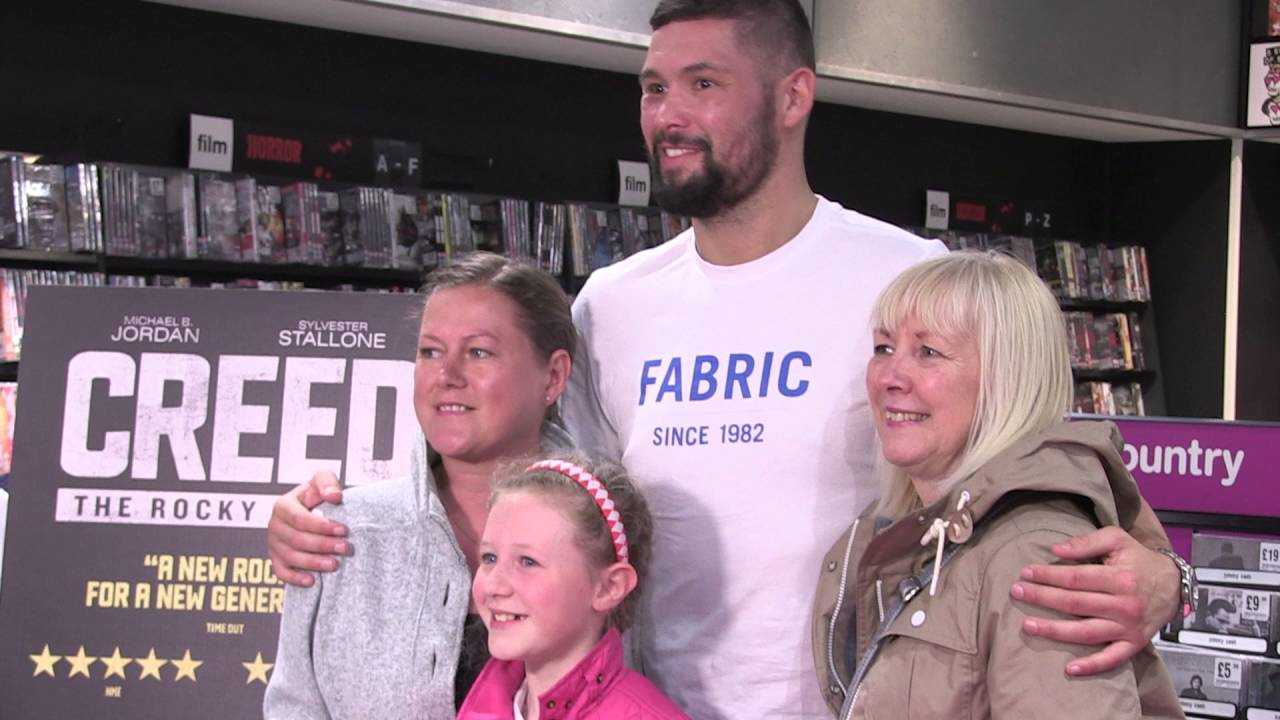 Tony Bellew meets fans @ hmv Liverpool film alley