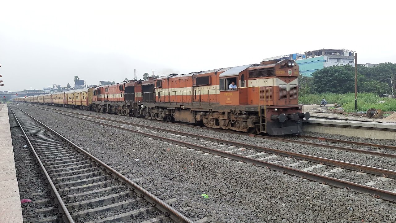 Silent Arrived Chennai Circar Express in Tanuku Railway Station | Chennai Circar Express - 07644