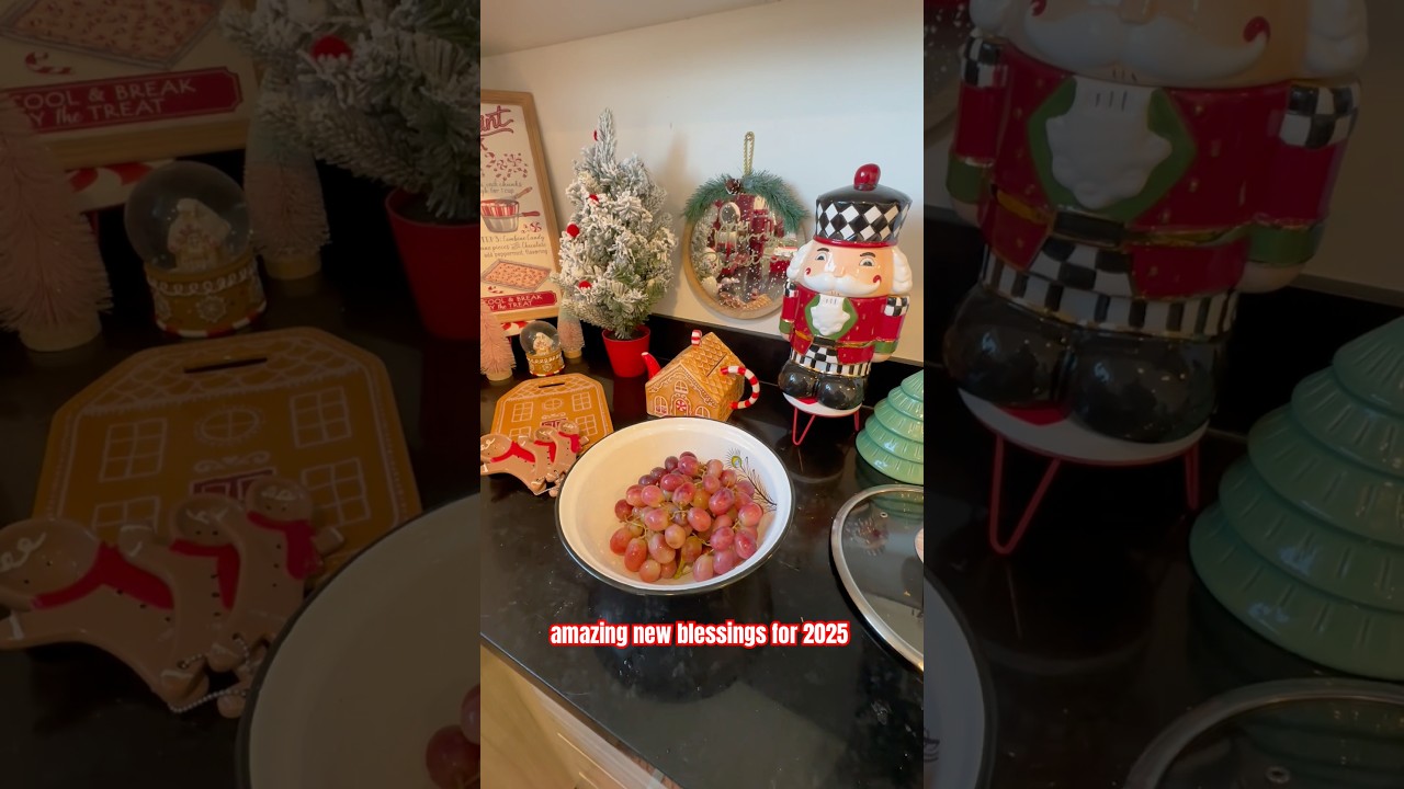 12 GRAPES 🍇 12 WISHES FOR 2025🥂🔔🎆