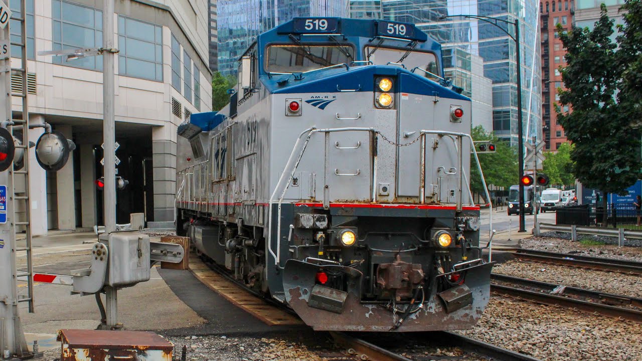 Insane Metra and Amtrak Rush Hour Train Action at Chicago’s Famous Canal Street Crossing